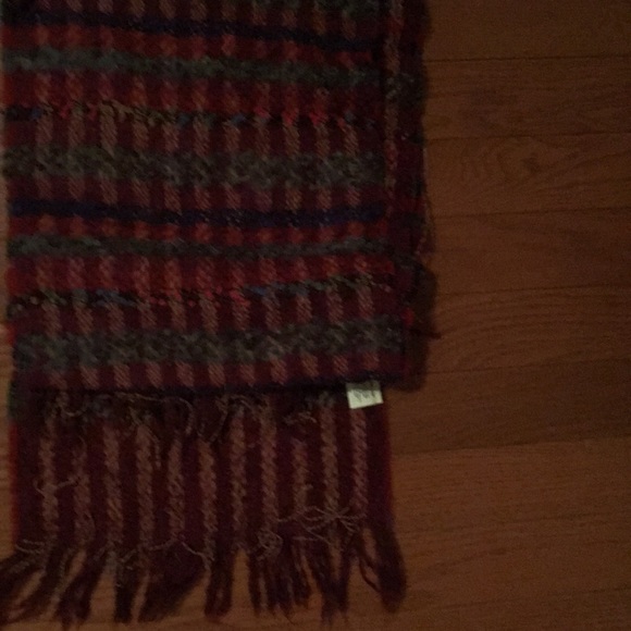 Gorgeous colorful scarf - Picture 3 of 4